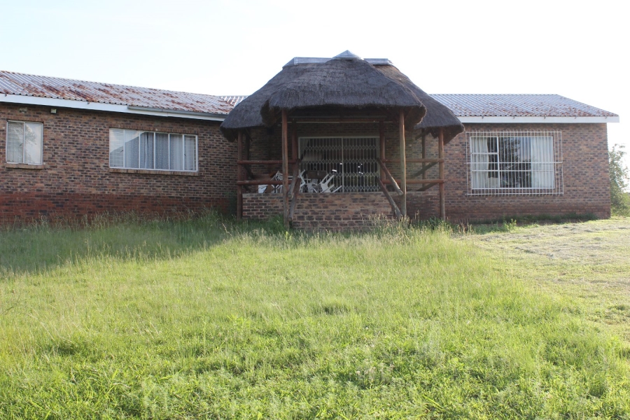 5 Bedroom Property for Sale in Deneysville Free State
